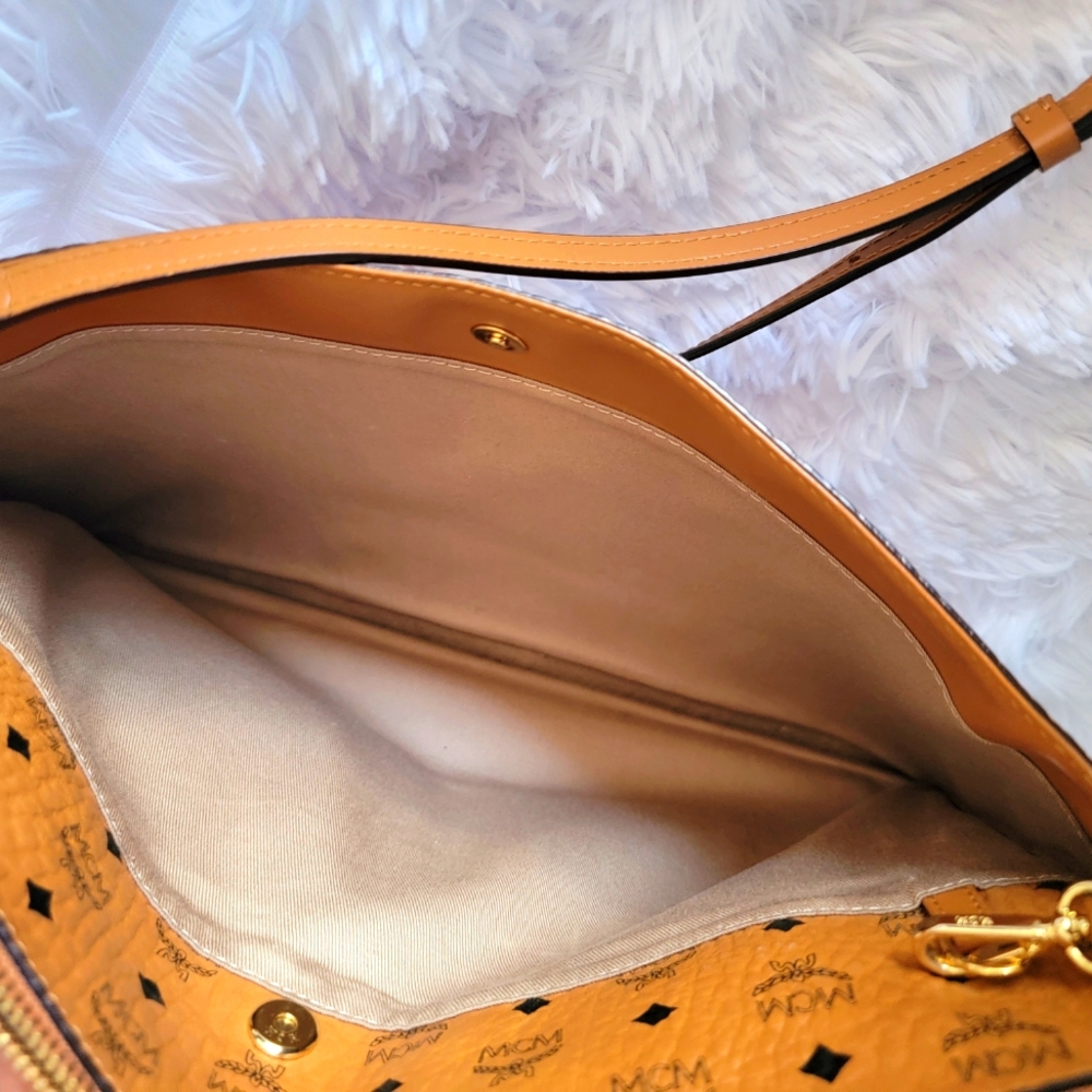 MCM Visetos Rabbit Brown Crossbody Bag - Picture 4 of 8